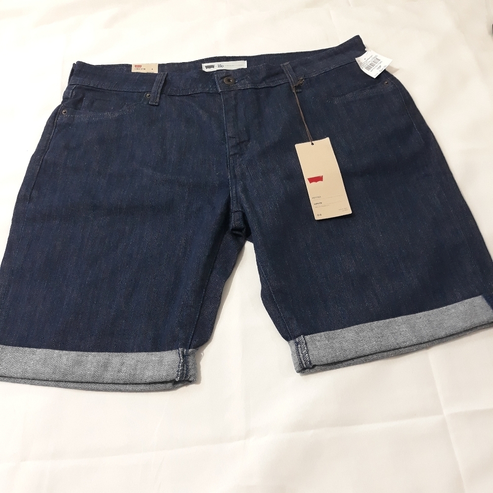 Levi's Women's Plus Dark Blue Jean Shorts/ Bermuda Size 16P New with Tag